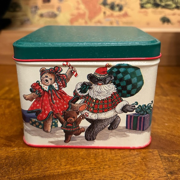Potpourri Designs Vintage Christmas Bears Metal Tin - Picture 4 of 7